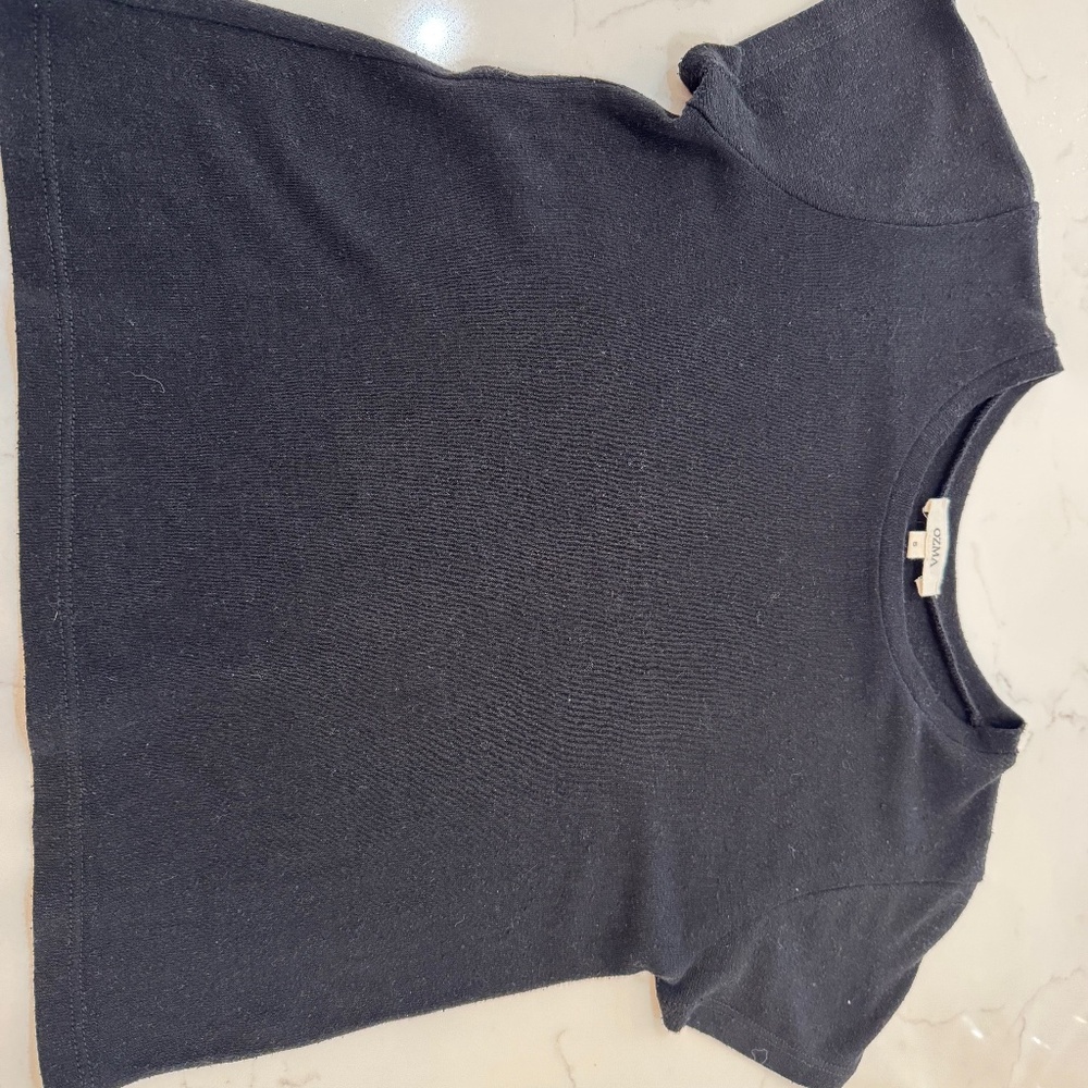 OZMA of California Lou Tee Size SM in Black